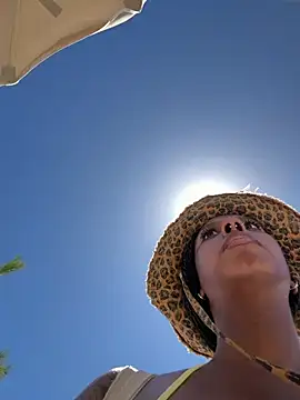 Your Paris online show from 04/18/26, 04:00