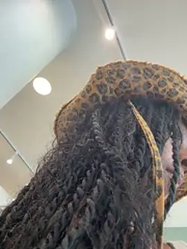 Your Paris online show from 04/18/26, 07:07