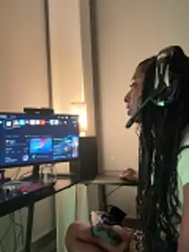 Your Paris online show from 04/20/26, 09:56