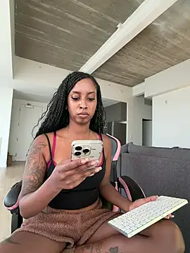 Your Paris online show from 04/23/26, 12:23