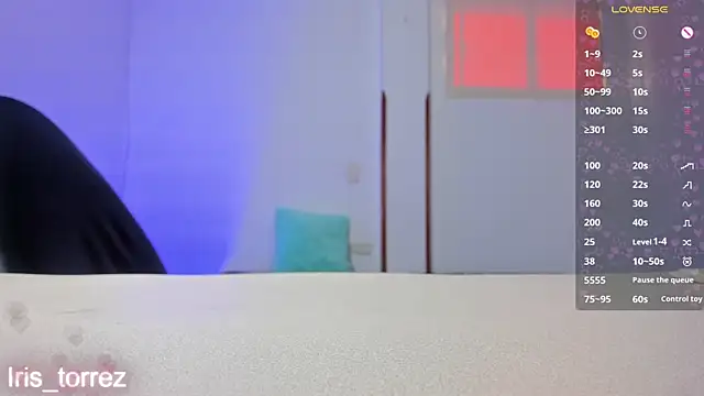 iris torrez  online show from 02/06/25, 07:29