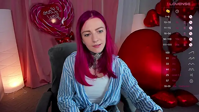 Roxy      online show from 02/13/25, 08:34