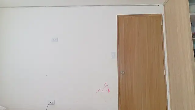 Snapshot of california_0 chatting on 09/13/25, 06:18 california 0 online show from 09/13/25, 06:18