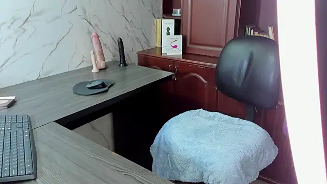 MissEscarleth online show from 01/25/25, 05:29