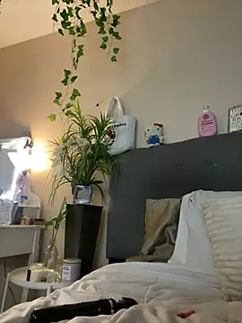 Snapshot of magicalc00ch chatting on 01/24/25, 03:43 magicalc00ch online show from 01/24/25, 03:43
