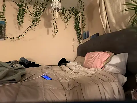 Snapshot of magicalc00ch chatting on 11/09/25, 05:06 magicalc00ch online show from 11/09/25, 05:06