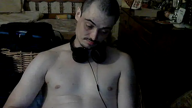 Snapshot of JustTylerr chatting on 07/03/26, 08:54 JustTylerr online show from 07/03/26, 08:54
