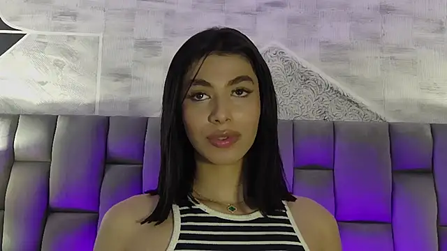 Snapshot of IsabelleFoxx_ chatting on 12/05/24, 01:38 IsabelleFoxx online show from 12/05/24, 01:38