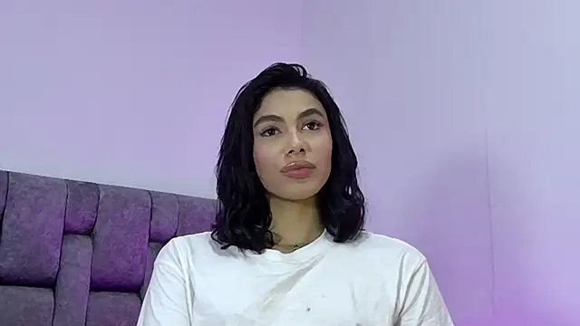 Snapshot of IsabelleFoxx_ chatting on 12/06/24, 11:00 IsabelleFoxx online show from 12/06/24, 11:00