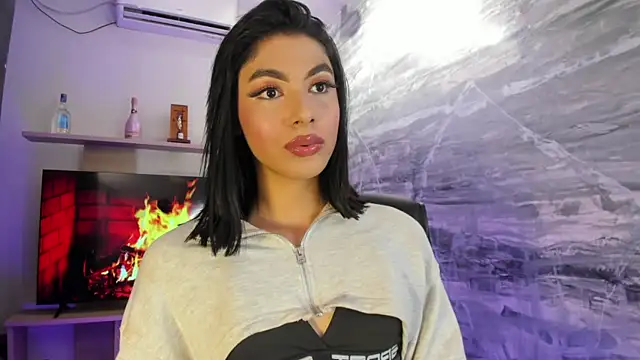 Snapshot of IsabelleFoxx_ chatting on 01/11/25, 05:20 IsabelleFoxx online show from 01/11/25, 05:20