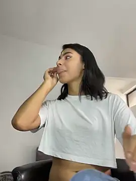 Snapshot of IsabelleFoxx_ chatting on 03/10/25, 01:10 IsabelleFoxx online show from 03/10/25, 01:10