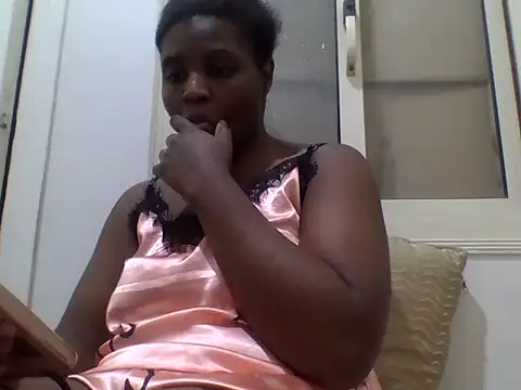Snapshot of queenzuena chatting on 05/08/26, 09:53 queenzuena online show from 05/08/26, 09:53