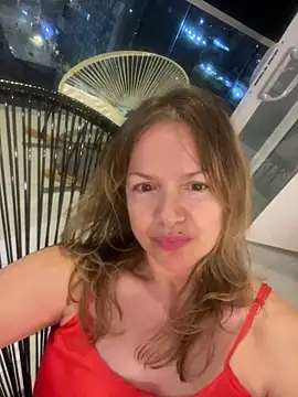 Snapshot of Leyna_liu chatting on 02/25/25, 03:20 Leyna liu online show from 02/25/25, 03:20