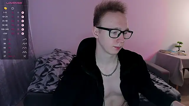 Snapshot of Alex_silents chatting on 01/30/25, 11:11 Alex silents online show from 01/30/25, 11:11