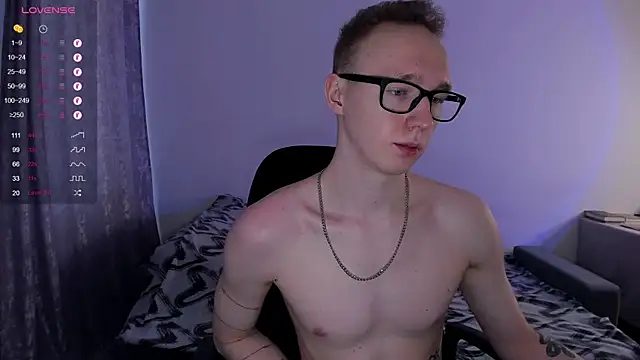 Snapshot of Alex_silents chatting on 03/11/25, 01:12 Alex silents online show from 03/11/25, 01:12