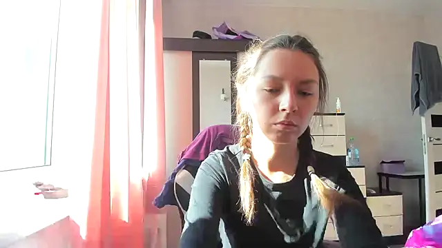 Adela Vetta online show from 03/18/25, 10:03