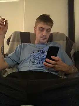 Snapshot of Simboxxx040 chatting on 01/07/25, 11:03 Simboxxx040 online show from 01/07/25, 11:03