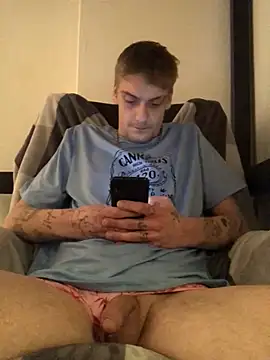 Snapshot of Simboxxx040 chatting on 01/08/25, 02:25 Simboxxx040 online show from 01/08/25, 02:25