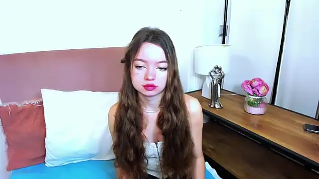 Snapshot of GraceLips chatting on 03/03/25, 08:38 GraceLips online show from 03/03/25, 08:38