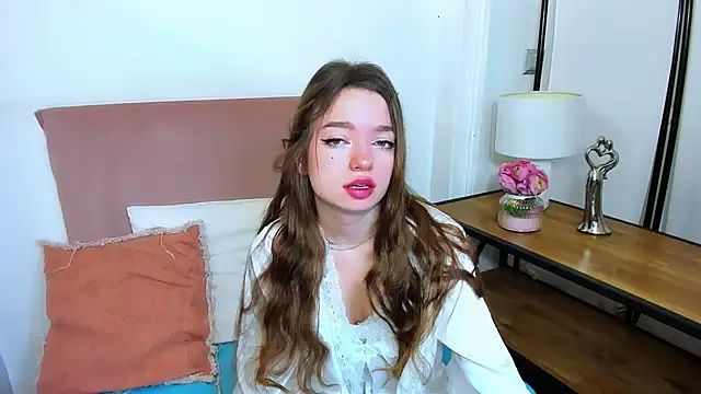 Snapshot of GraceLips chatting on 03/04/25, 08:35 GraceLips online show from 03/04/25, 08:35