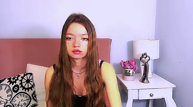 Snapshot of GraceLips chatting on 03/20/25, 06:30 GraceLips online show from 03/20/25, 06:30