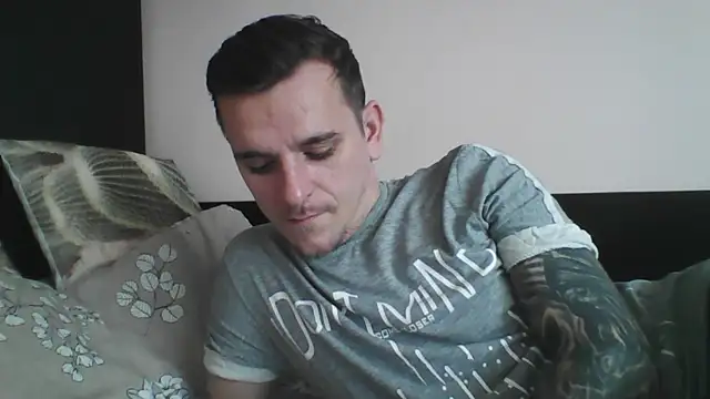 Snapshot of Huge_cock22cm chatting on 01/10/25, 10:06 Huge cock22cm online show from 01/10/25, 10:06
