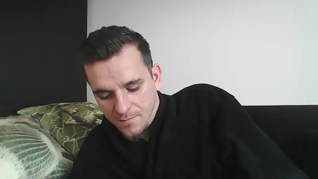 Snapshot of Huge_cock22cm chatting on 02/14/25, 09:24 Huge cock22cm online show from 02/14/25, 09:24