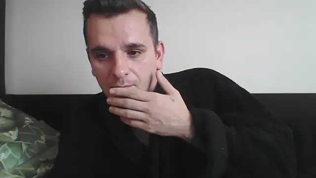 Snapshot of Huge_cock22cm chatting on 02/24/25, 02:04 Huge cock22cm online show from 02/24/25, 02:04
