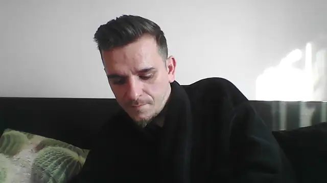 Snapshot of Huge_cock22cm chatting on 03/10/25, 01:43 Huge cock22cm online show from 03/10/25, 01:43