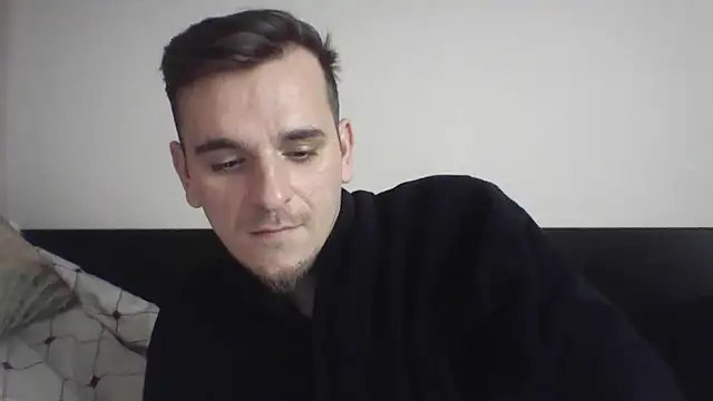 Snapshot of Huge_cock22cm chatting on 03/16/25, 10:00 Huge cock22cm online show from 03/16/25, 10:00