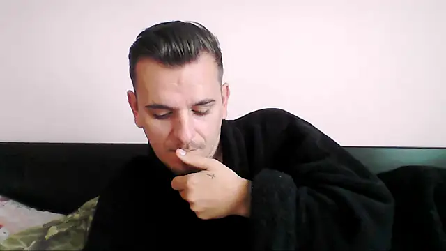 Snapshot of Huge_cock22cm chatting on 09/29/25, 07:57 Huge cock22cm online show from 09/29/25, 07:57