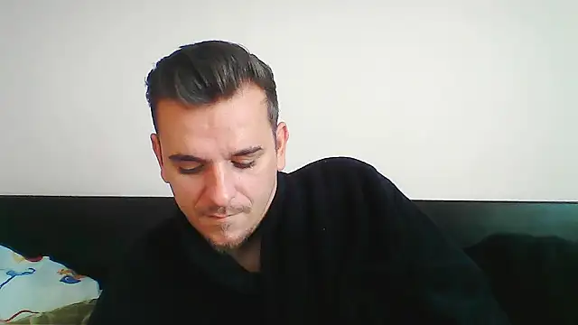 Snapshot of Huge_cock22cm chatting on 10/10/25, 08:35 Huge cock22cm online show from 10/10/25, 08:35