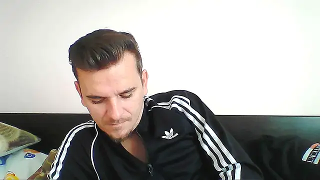 Snapshot of Huge_cock22cm chatting on 10/12/25, 07:40 Huge cock22cm online show from 10/12/25, 07:40