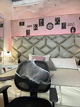 Brenda Garcia online show from 10/09/25, 08:18