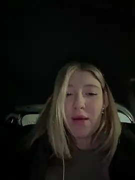 Snapshot of littlebitchess chatting on 11/26/25, 06:09 littlebitchess online show from 11/26/25, 06:09