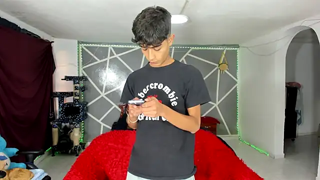 oliverhot2005 online show from 01/29/25, 10:01