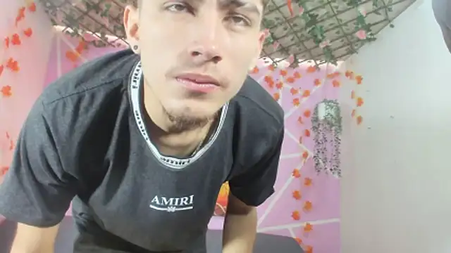 oliverhot2005 online show from 10/29/25, 03:47