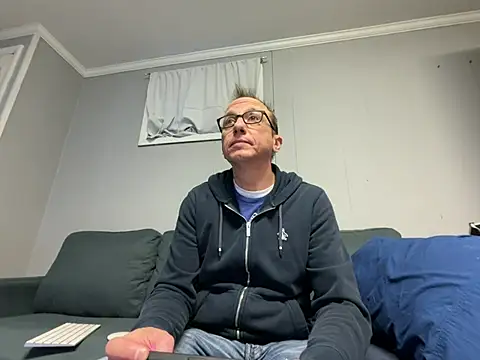 mouser21212 online show from 01/28/25, 05:35