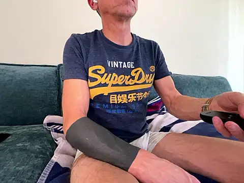 mouser21212 online show from 01/12/26, 09:42