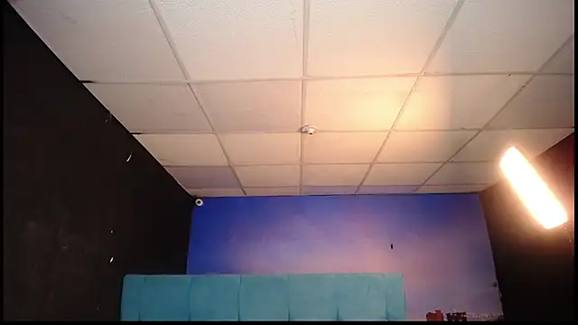 Snapshot of IsabellAndYessi chatting on 01/11/25, 03:09 IsabellAndYessi online show from 01/11/25, 03:09