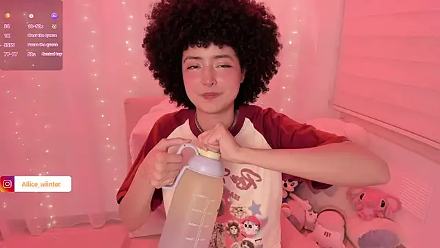 Snapshot of Alice_winter_ chatting on 11/06/25, 07:15 Alice winter online show from 11/06/25, 07:15