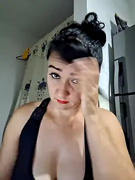 Snapshot of taalia chatting on 12/22/24, 12:17 taalia online show from 12/22/24, 12:17