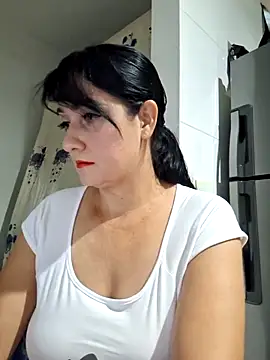 Snapshot of taalia chatting on 03/08/25, 02:12 taalia online show from 03/08/25, 02:12