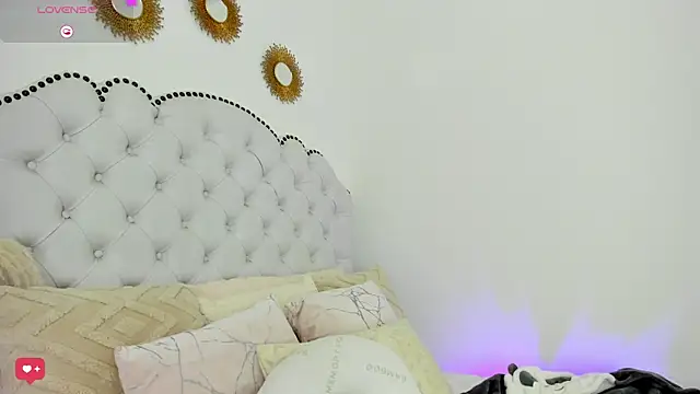 Ashleyjenner  online show from 03/01/25, 07:04