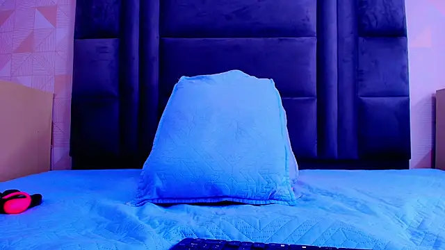 hot dione online show from 10/27/25, 07:18