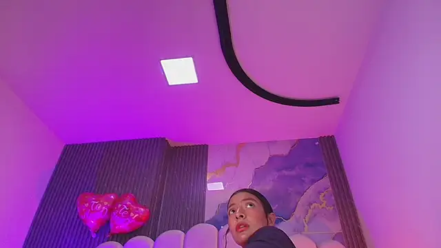 hot dione online show from 03/06/26, 08:16