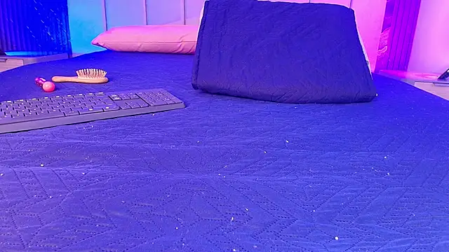 hot dione online show from 03/30/26, 07:15