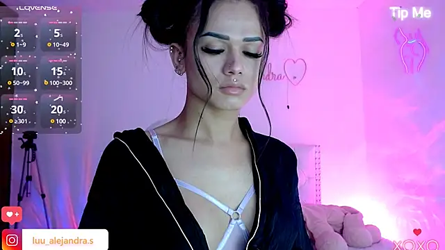 alee lenoxx online show from 01/27/25, 11:00