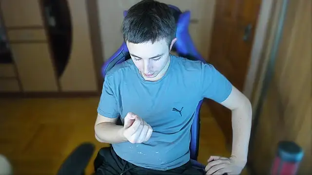 Snapshot of bigmark033 chatting on 03/04/25, 02:10 bigmark033 online show from 03/04/25, 02:10