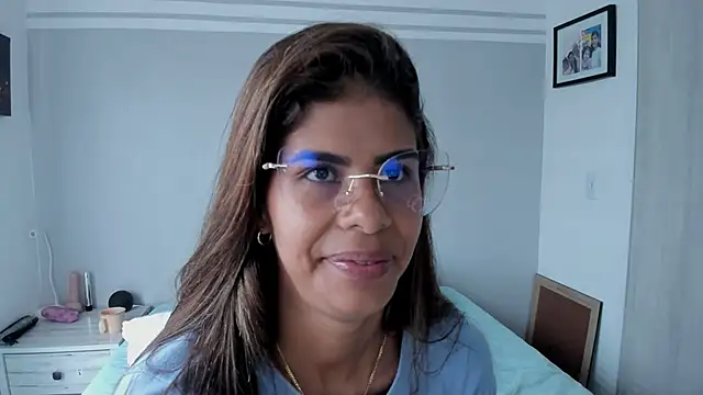 Snapshot of karlina_charlotte1 chatting on 01/06/25, 12:57 karlina charlotte1 online show from 01/06/25, 12:57